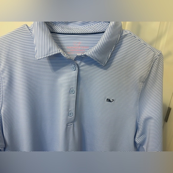 Vineyard vines performance top. 92% polyester, 8% spandex size large. - Picture 2 of 9